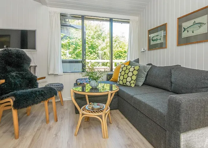 5 Person In Grenå